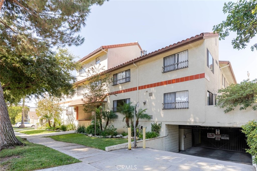 1043 Thompson #11