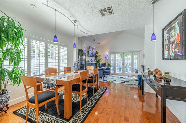 Detail Gallery Image 23 of 53 For 14156 Califa, Sherman Oaks,  CA 91401 - 3 Beds | 2 Baths