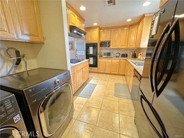 Detail Gallery Image 15 of 20 For 23827 Friar St, Woodland Hills,  CA 91367 - 3 Beds | 2 Baths