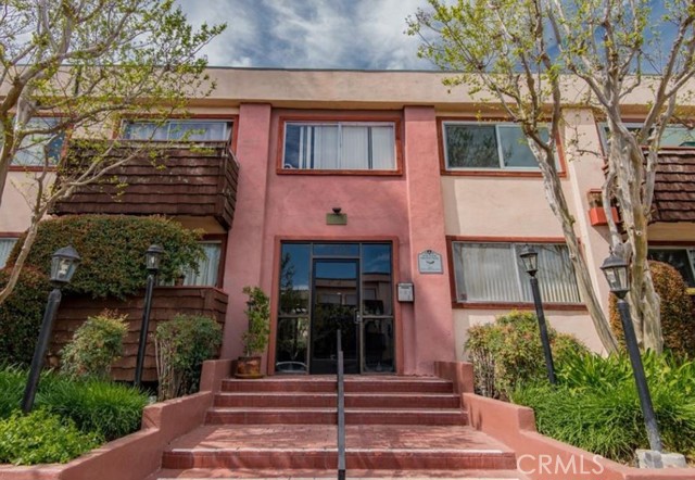 5403 Newcastle Ave #22, Encino, CA 91316