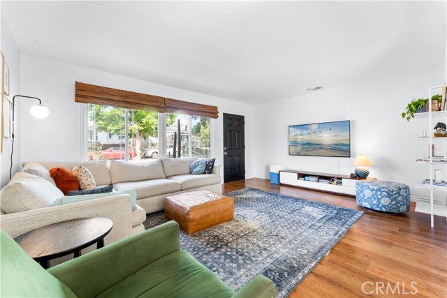 6023 Acacia Avenue, Whittier CA: https://media.crmls.org/medias/3245e119-bfd6-4c51-bada-efced988dc02.jpg