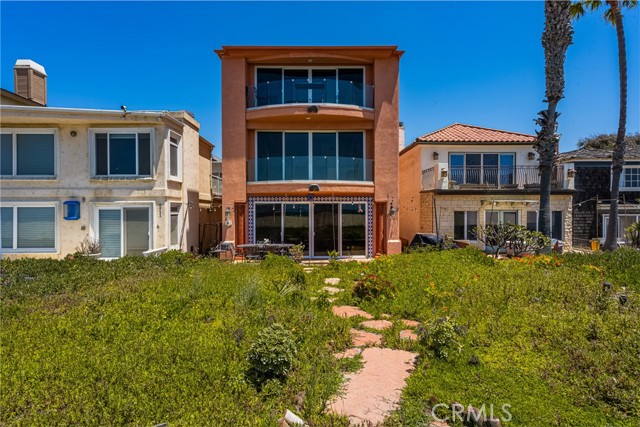 6915 E Seaside, Long Beach CA: https://media.crmls.org/medias/324675b1-b255-4ad3-a0e7-0327e288a4ea.jpg
