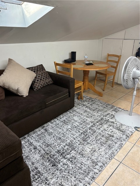 6628 Rose Avenue, Long Beach CA: https://media.crmls.org/medias/324697f4-042e-499e-abc0-a66ec72d4abb.jpg