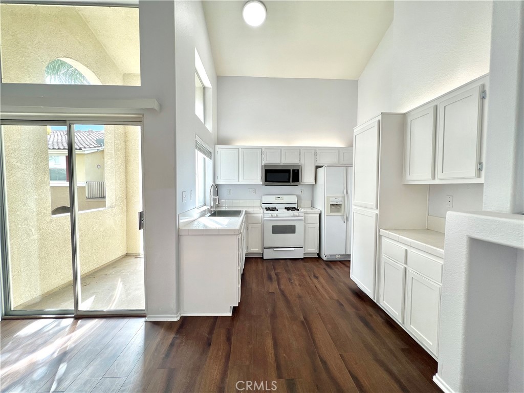 1307 Elmhurst