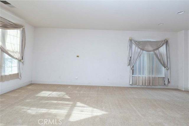 Detail Gallery Image 4 of 17 For 2681 Wrenwood, Clovis,  CA 93611 - 5 Beds | 3/1 Baths