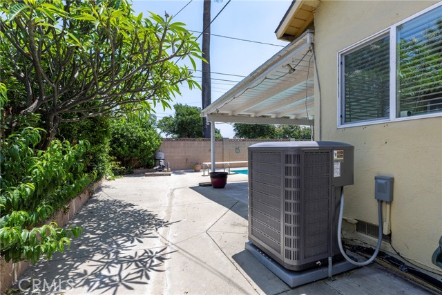 428 S Rosalinda Avenue, Azusa CA: https://media.crmls.org/medias/3248a52e-9cee-4521-b3d4-e25e9e02181f.jpg