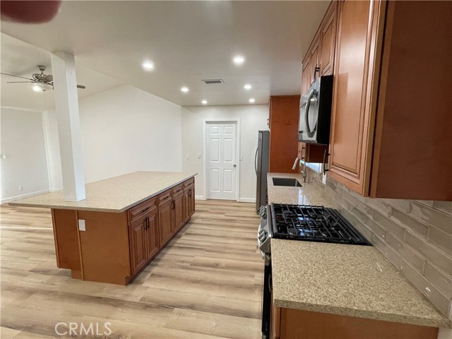 Detail Gallery Image 28 of 34 For 8855 Oneida Ave, Sun Valley,  CA 91352 - 3 Beds | 2 Baths