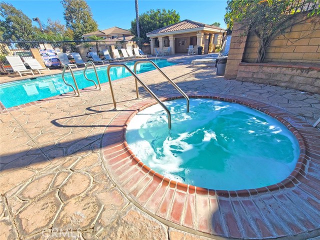 Detail Gallery Image 33 of 44 For 2093 Blackberry Cir, Oxnard,  CA 93036 - 2 Beds | 2 Baths