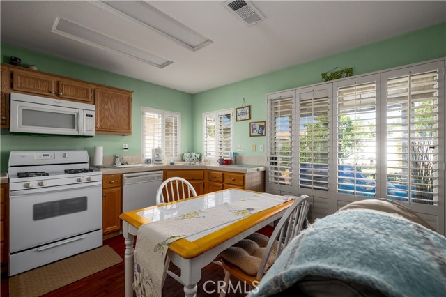 Detail Gallery Image 11 of 24 For 15465 Caballo Rd, Moreno Valley,  CA 92555 - 3 Beds | 2/1 Baths