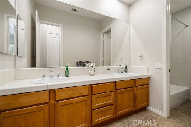 73810 Cezanne Drive, Palm Desert CA: https://media.crmls.org/medias/324ba13b-8fd4-4b42-904b-5e4ac954fa58.jpg
