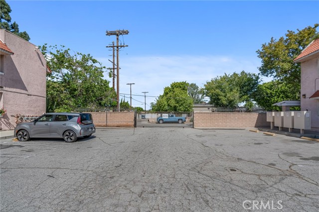 Detail Gallery Image 34 of 39 For 10943 Laurel Canyon #B9,  San Fernando,  CA 91340 - 2 Beds | 2 Baths