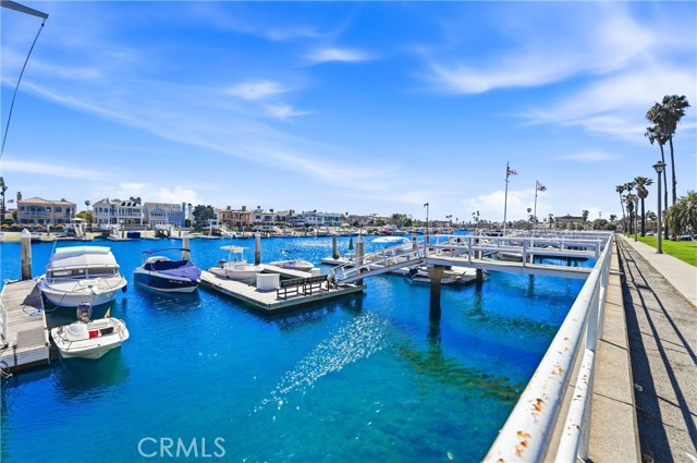 Detail Gallery Image 49 of 70 For 383 Bay Shore #203,  Long Beach,  CA 90803 - 2 Beds | 2 Baths