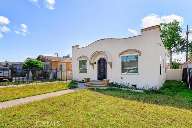 Detail Gallery Image 2 of 35 For 1622 W. 66th St., Los Angeles,  CA 90047 - 2 Beds | 1 Baths