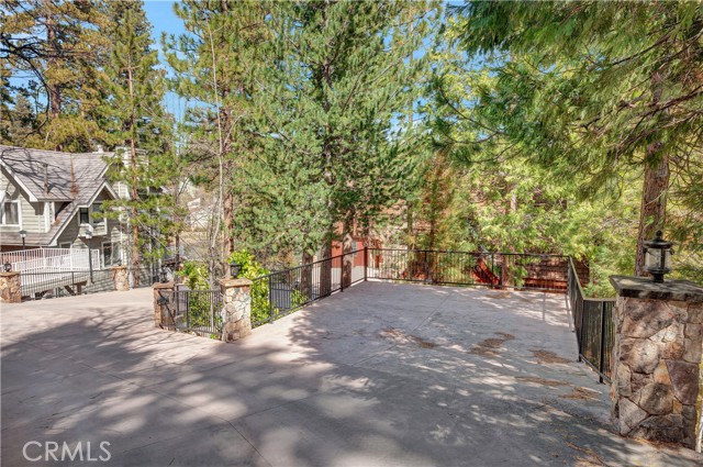 Detail Gallery Image 9 of 46 For 27467 N Bay Rd, Lake Arrowhead,  CA 92352 - 6 Beds | 5/2 Baths