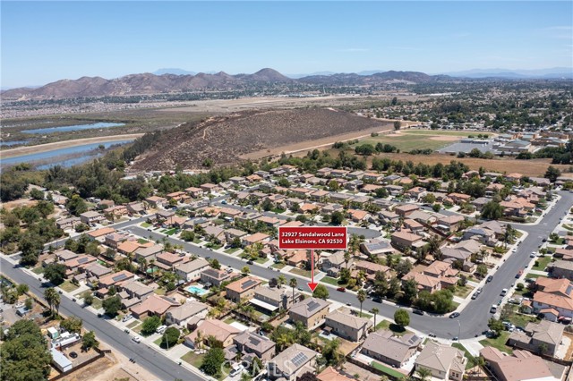 Detail Gallery Image 28 of 35 For 32927 Sandal Wood Ln, Lake Elsinore,  CA 92530 - 3 Beds | 2/1 Baths