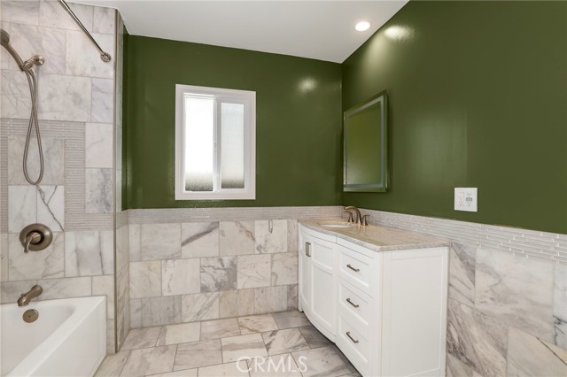 4317 W 166th Street, Lawndale CA: https://media.crmls.org/medias/324ed267-e566-478b-bd69-79eb767235fa.jpg