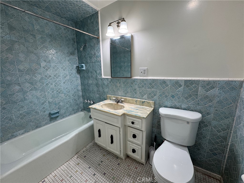 https://media.crmls.org/medias/324f694d-3acc-4ec2-a7e1-2928ff9bb8a2.jpg?preset=X-Large