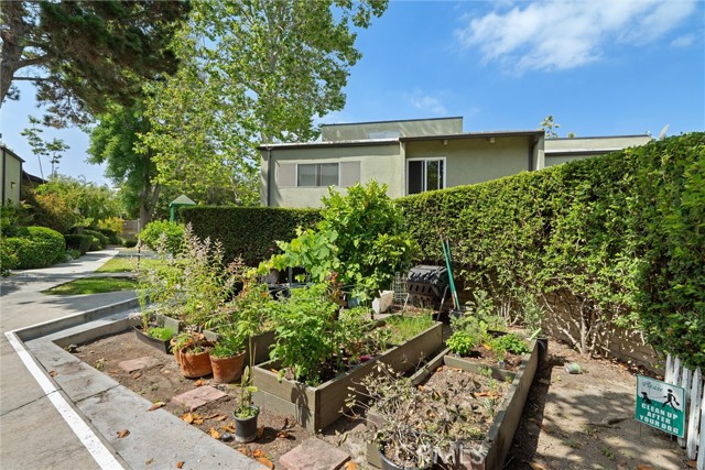 4822 Hollow Corner Road, Culver City CA: https://media.crmls.org/medias/324ffd01-b616-4e06-8bf0-77ab05a2d738.jpg