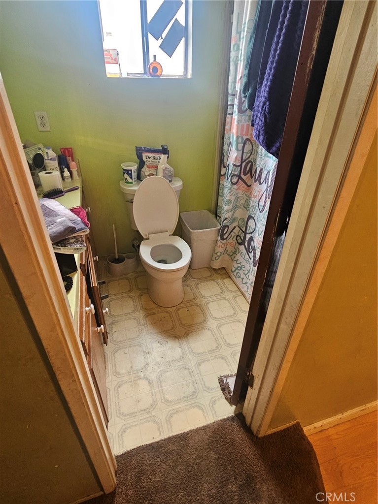 https://media.crmls.org/medias/32507953-3bdb-4708-88bd-6a8e8b748d7d.jpg?preset=X-Large