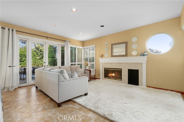 61 Summitcrest, Rancho Santa Margarita CA: https://media.crmls.org/medias/32511146-6d0a-4051-af8a-cc30354af5cd.jpg