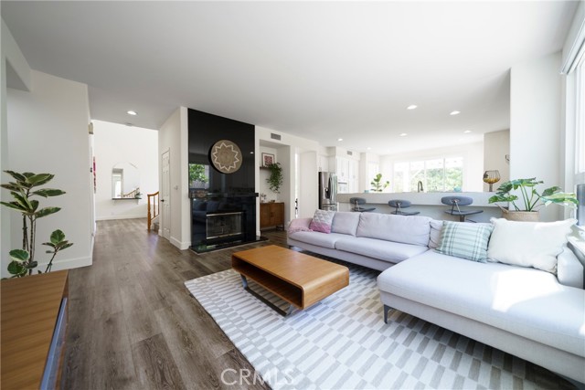 2902 Easton Place, Rowland Heights CA: https://media.crmls.org/medias/325117d9-0288-42ac-9c3e-ddaa26e48178.jpg