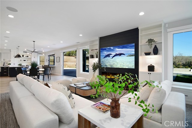Detail Gallery Image 17 of 61 For 29219 Laro Dr, Agoura Hills,  CA 91301 - 5 Beds | 4/3 Baths