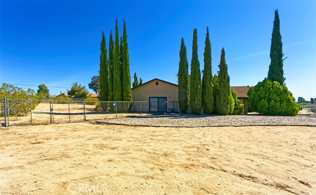 Detail Gallery Image 16 of 45 For 15490 Mondamon, Apple Valley,  CA 92307 - 4 Beds | 2 Baths