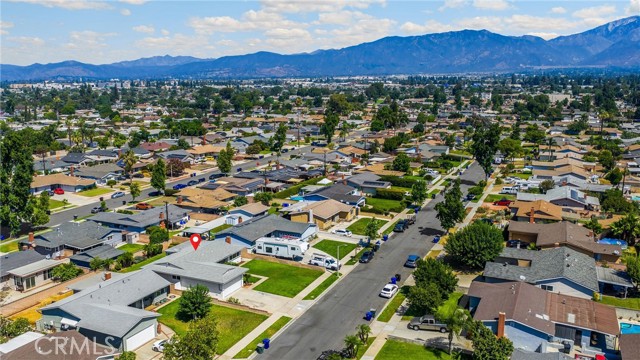 917 N Fuchsia Avenue, Ontario CA: https://media.crmls.org/medias/325161e3-3b0e-4f73-9072-5ccbe434d9b5.jpg