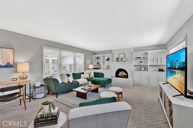 1402 E Rose Avenue, Orange CA: https://media.crmls.org/medias/32520727-4d6d-4f4f-9fb0-31e080db390a.jpg