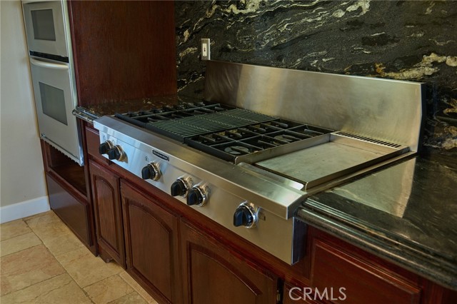 Detail Gallery Image 11 of 30 For 9740 Joshua St, Oak Hills,  CA 92344 - 4 Beds | 3 Baths