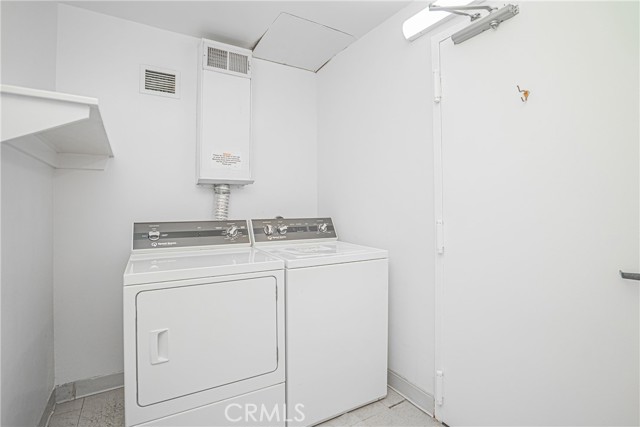 24055 Paseo Del Lago, Laguna Woods CA: https://media.crmls.org/medias/32533c9e-7ce6-42e0-a9da-0155f0326898.jpg
