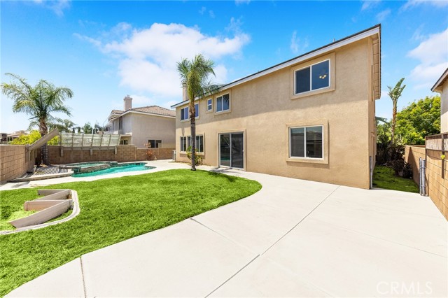 14261 Settlers Ridge Court, Eastvale CA: https://media.crmls.org/medias/3253554a-ce7d-49ce-9e98-05049b4d91e5.jpg