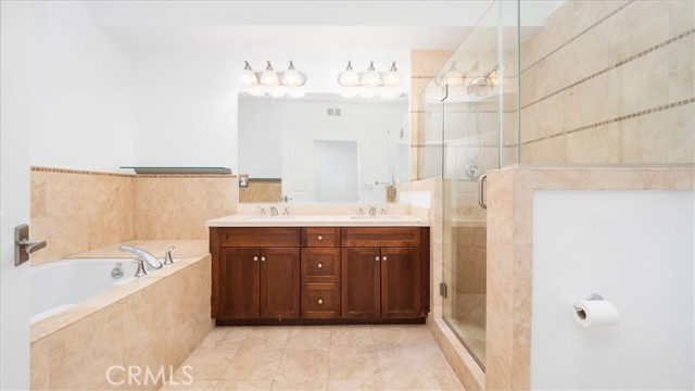 Detail Gallery Image 6 of 45 For 13004 Valleyheart Dr #205,  Studio City,  CA 91604 - 2 Beds | 2/1 Baths