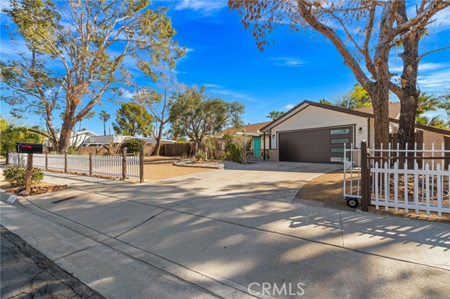 2200 N Carillo Road, Palm Springs CA: https://media.crmls.org/medias/325373e1-9654-4d74-b883-3f6fd660ac3d.jpg