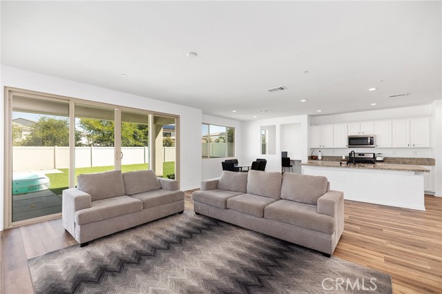 Detail Gallery Image 5 of 30 For 33076 Lirac Ln, Winchester,  CA 92596 - 6 Beds | 4/1 Baths