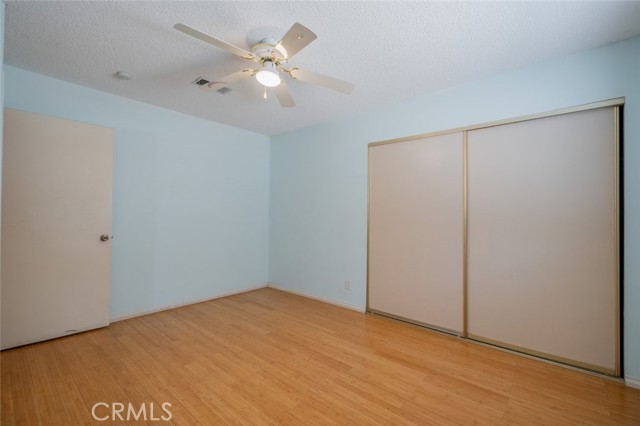 5111 W Avenue M2, Lancaster CA: https://media.crmls.org/medias/3253e174-7726-442c-a4a4-99651c5ec22f.jpg