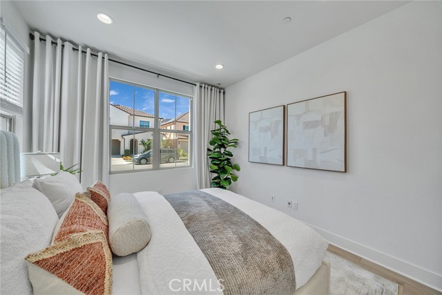 162 Somera, Irvine CA: https://media.crmls.org/medias/32540284-26a8-47f1-b11a-3b50505c7576.jpg