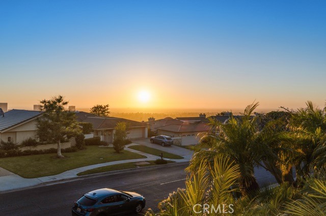 https://media.crmls.org/medias/32546caa-c51a-4cb8-85b3-9187295aa309.jpg?preset=X-Large