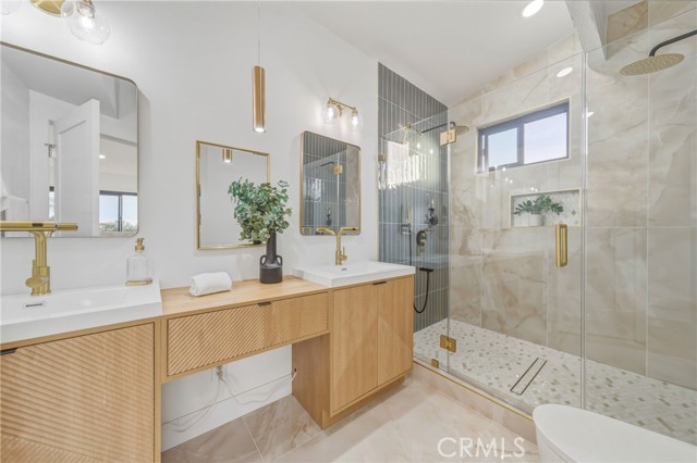 Detail Gallery Image 35 of 59 For 15335 Seine Cir, Irvine,  CA 92604 - 6 Beds | 4 Baths