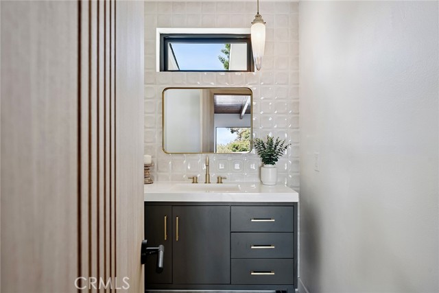 Detail Gallery Image 30 of 63 For 5960 Pat Ave, Woodland Hills,  CA 91367 - 4 Beds | 2/1 Baths