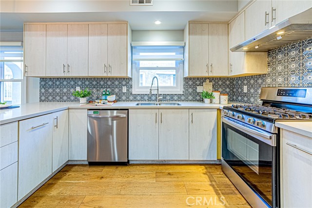 Detail Gallery Image 6 of 21 For 1226 Meadowbrook, Los Angeles,  CA 90019 - 6 Beds | 6 Baths