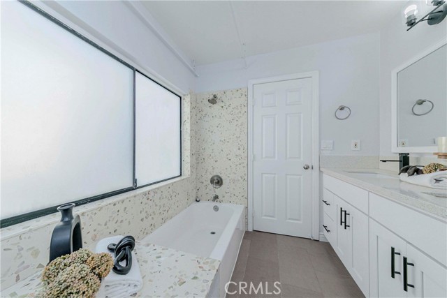 9724 Walker Court, Cypress CA: https://media.crmls.org/medias/32553d1c-c207-423b-ba44-3a2591ad8378.jpg