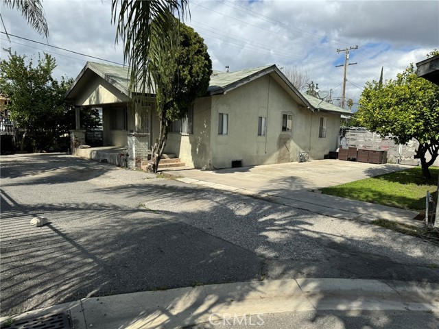 Detail Gallery Image 4 of 12 For 1010 W Base Line St, San Bernardino,  CA 92411 - 6 Beds | 2 Baths