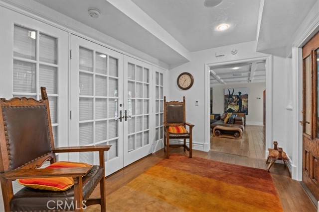 Detail Gallery Image 14 of 35 For 1138 Coldwater Canyon Dr, Beverly Hills,  CA 90210 - 5 Beds | 5 Baths