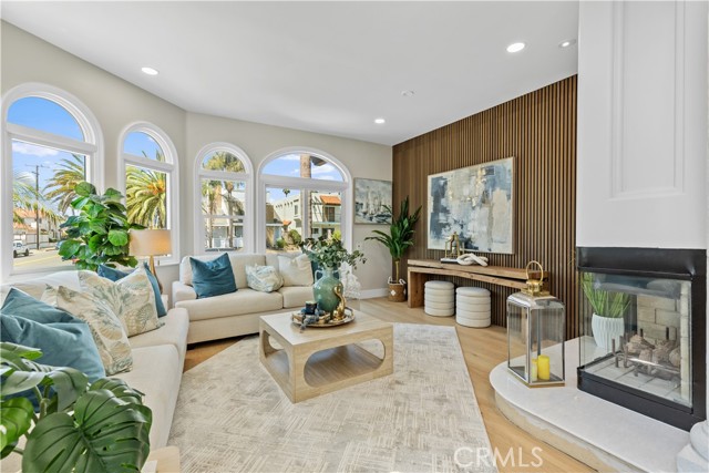 302 18th, Huntington Beach CA: https://media.crmls.org/medias/32562cc4-54e0-464a-8877-1c74a8bf69de.jpg