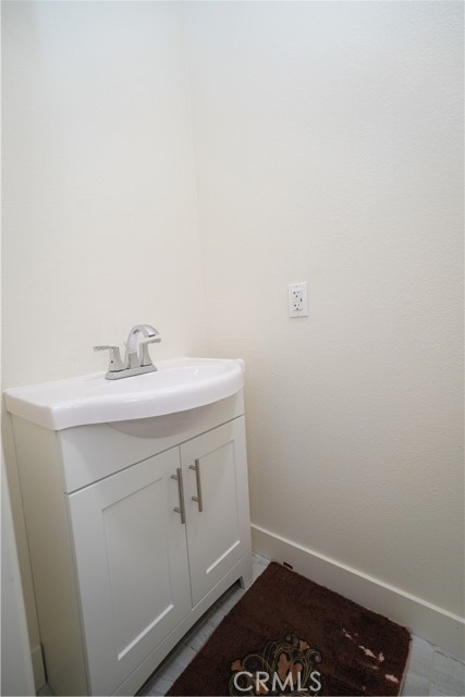 Detail Gallery Image 12 of 20 For 23624 Western Ave #B,  Harbor City,  CA 90710 - 3 Beds | 1/1 Baths