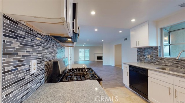 Detail Gallery Image 7 of 17 For 1952 Adobe, Corona,  CA 92882 - 3 Beds | 2 Baths