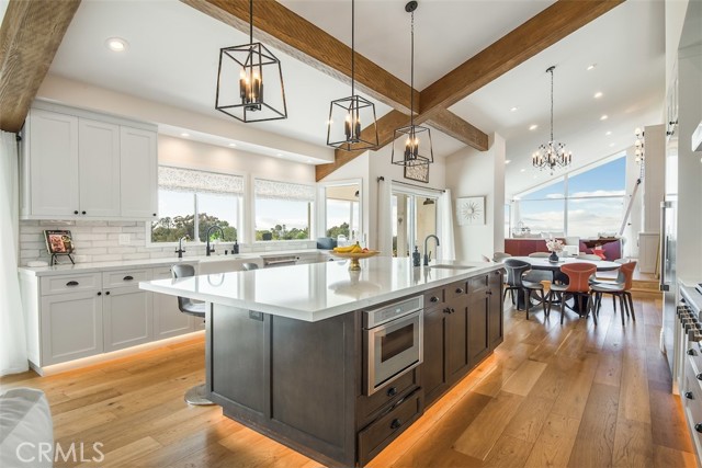 2 El Concho Lane, Rolling Hills CA: https://media.crmls.org/medias/32574383-45d7-4ba9-92b9-2fd26d4c2bf1.jpg