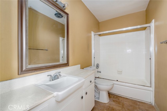 Detail Gallery Image 16 of 19 For 17931 Devonshire St #24,  Northridge,  CA 91325 - 2 Beds | 1/1 Baths