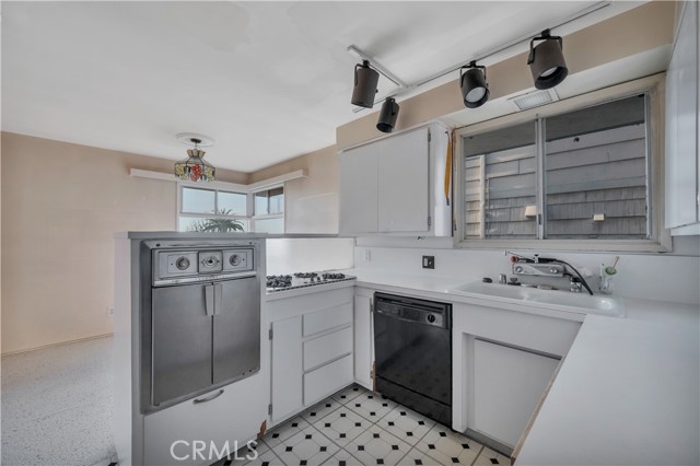 Detail Gallery Image 8 of 29 For 649 Gould, Hermosa Beach,  CA 90254 - 4 Beds | 3 Baths